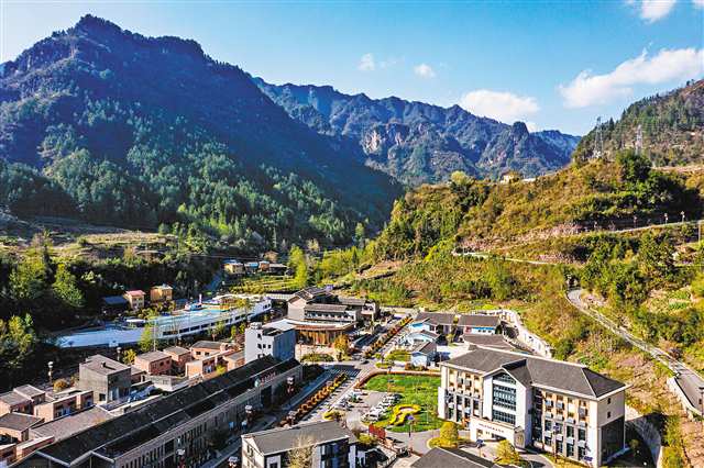 三月二十八日，陽光下的石柱縣中益鄉華溪村一角。記者 尹詩語 攝\視覺重慶