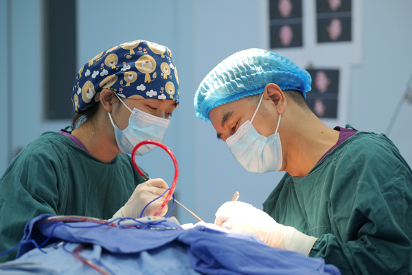 手術現場。重慶當代整形外科醫院供圖