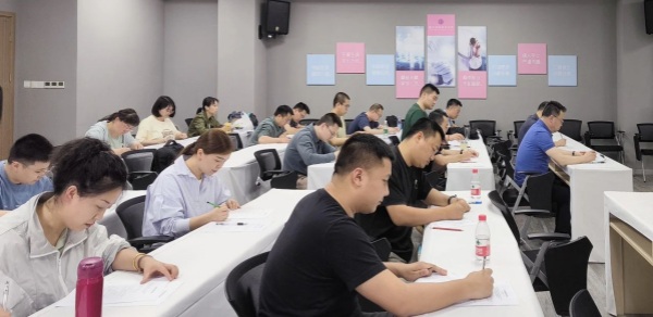 考核認證考試中。重慶道格骨科醫院供圖