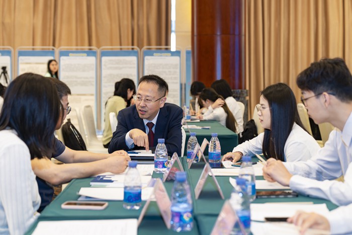 啟動儀式結束后，“渝法惠企”法治宣傳服務隊還開展了首場“法治護企”沙龍活動。郭睿攝