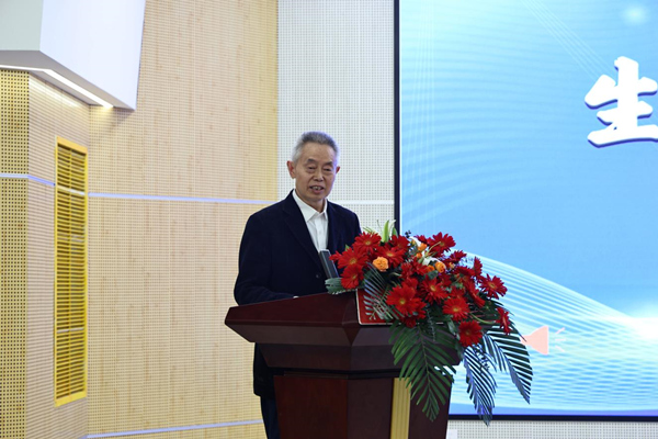 重慶人文科技學院校長張躍光致辭。重慶人文科技學院供圖