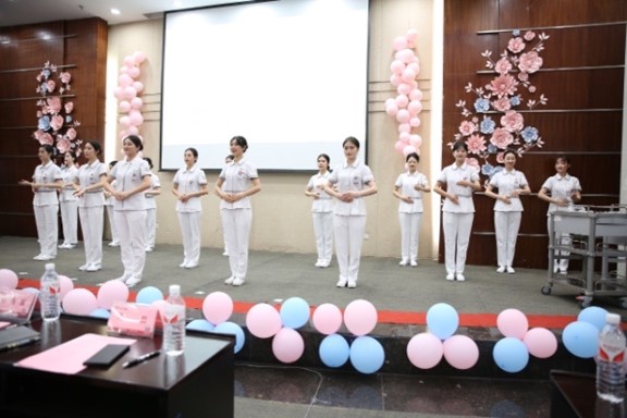 護理禮儀展示。重慶松山醫院供圖