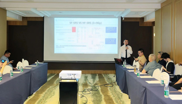 李建作案例演講。重慶西區醫院供圖