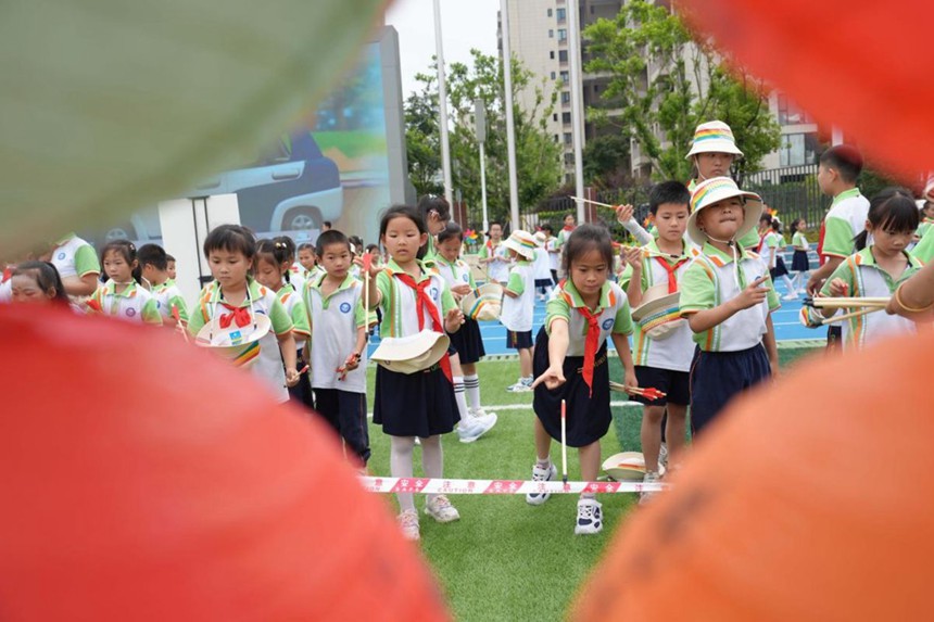 圖為“投壺”游戲活動現場。 秦廷富攝