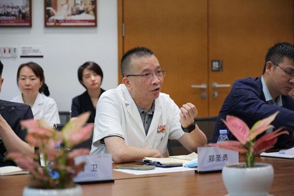 審核現場。重慶當代整形外科醫院供圖