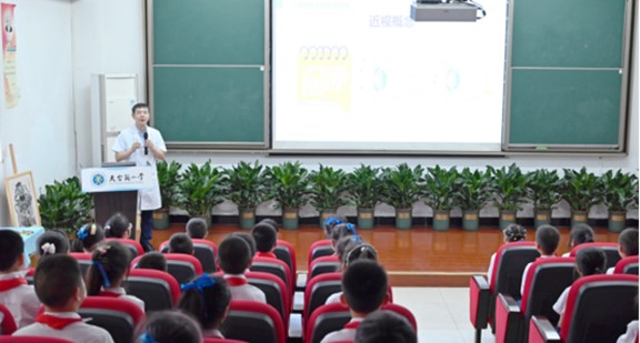 科普講座現場。重慶南坪愛爾眼科醫院供圖