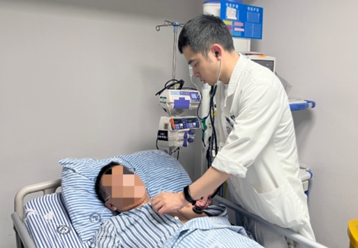 醫生術后查房。受訪者供圖