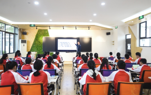 學校舉行精準課堂大賽。重慶市第十八中學供圖