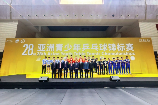 溫瑞博在U19男單決賽中，以4：1戰勝日本選手板井雄飛