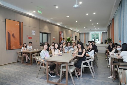 活動現場。重慶星榮整形外科醫院供圖