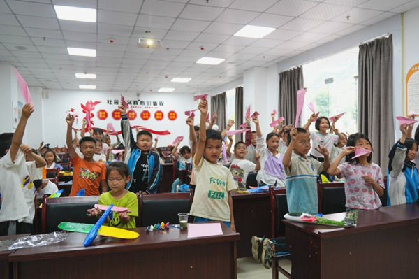 航空知識科普活動現場。重慶交通大學供圖