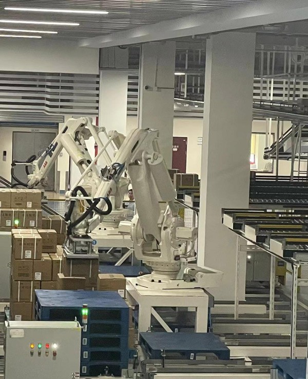 機器人管理的物流線。主辦方供圖