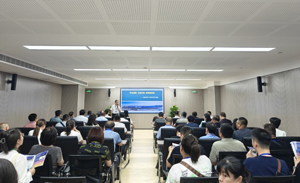 考察團來到重慶醫科大學附屬第三醫院參觀交流。主辦方供圖