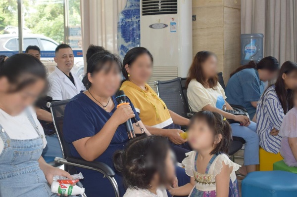 互動與分享環節。重慶迪邦皮膚病醫院供圖