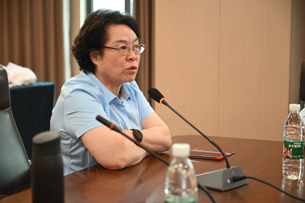 賀翔鴿發言。重慶愛爾眼科醫院總院供圖