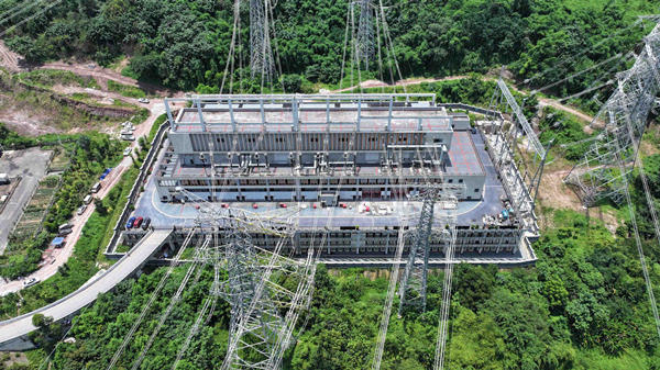 兩江新區國網重慶超高壓公司500千伏金山變電站。李濤攝