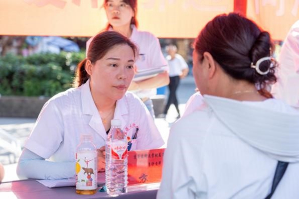 醫療義診。重慶醫科大學附屬第二醫院供圖