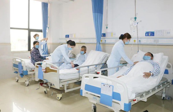 患者接診。重慶合川宏仁醫院供圖