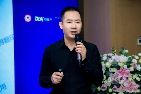 醫生做分享。重慶銅雀臺整形外科醫院供圖