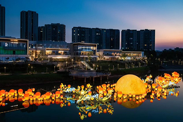 禮嘉天街中秋燈會。重慶龍湖供圖