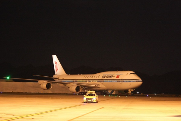 重慶江北機場第四跑道試飛機組圓滿完成各項任務。黃健軍攝