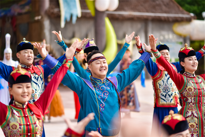 現場載歌載舞。黃軒攝