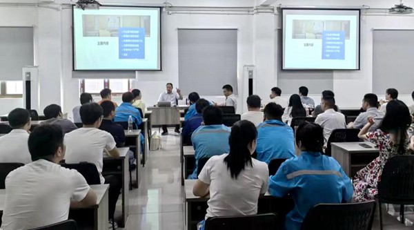 重慶市鐵路集團所屬江跳線運營公司開展新員工入職培訓。重慶交通開投鐵路集團供圖