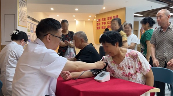 義診服務。重慶圣佑肛腸醫院供圖