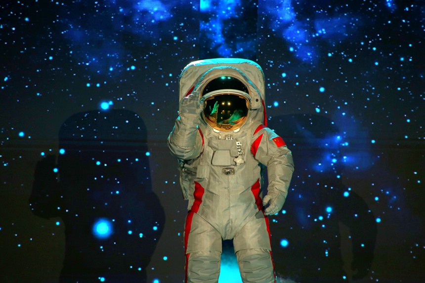 中國登月服外觀首次公開亮相。雷鍵攝