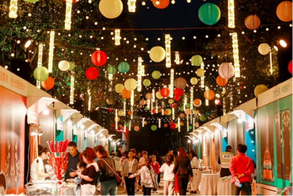 “鴻恩書香月圓夜”第一季活動現場。江北區圖書館供圖