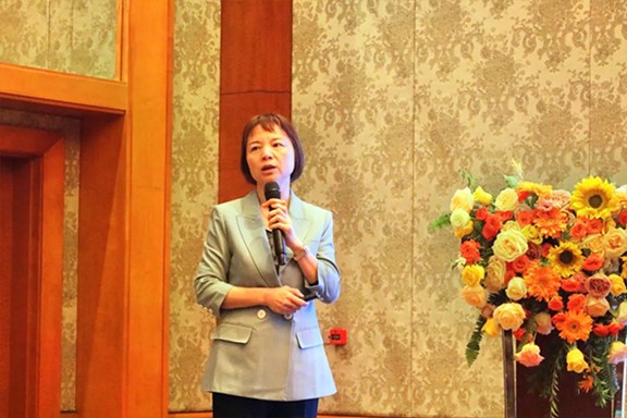 汪紅授課現場。重慶華廈眼科醫院供圖