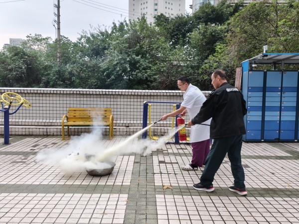 消防演練現場。重慶東大肛腸醫院供圖