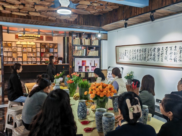 花藝培訓現場。 邱容  攝