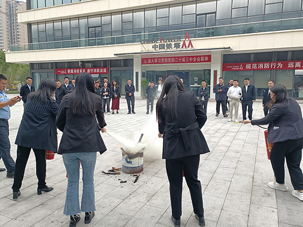 重慶鐵塔永川分公司在開展消防演練。重慶鐵塔供圖