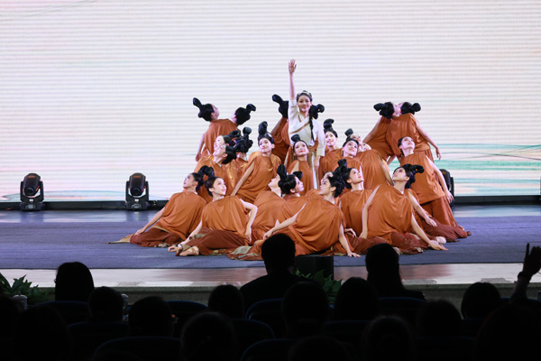 開幕式展演。重慶七中供圖