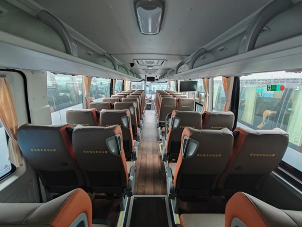 運營車型為48座大型高一級雙開門非站立式宇通牌CNG車輛。數科公司供圖