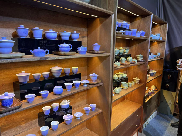 茶博會現場展示的茶具。主辦方供圖