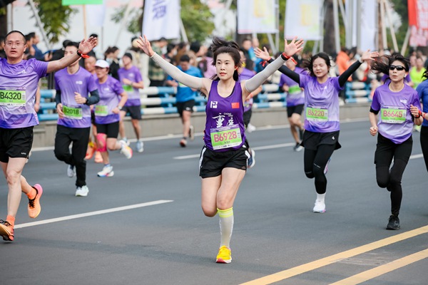 比賽現場?；顒臃焦﹫D