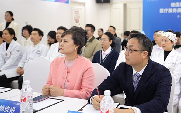 認證評審現場。重慶米蘭柏羽時光整形美容醫院供圖