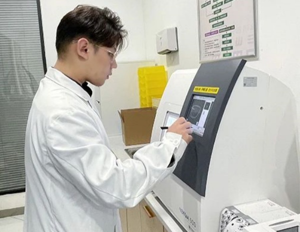 朱常寧晉級總決賽。重慶何氏眼科醫院供圖