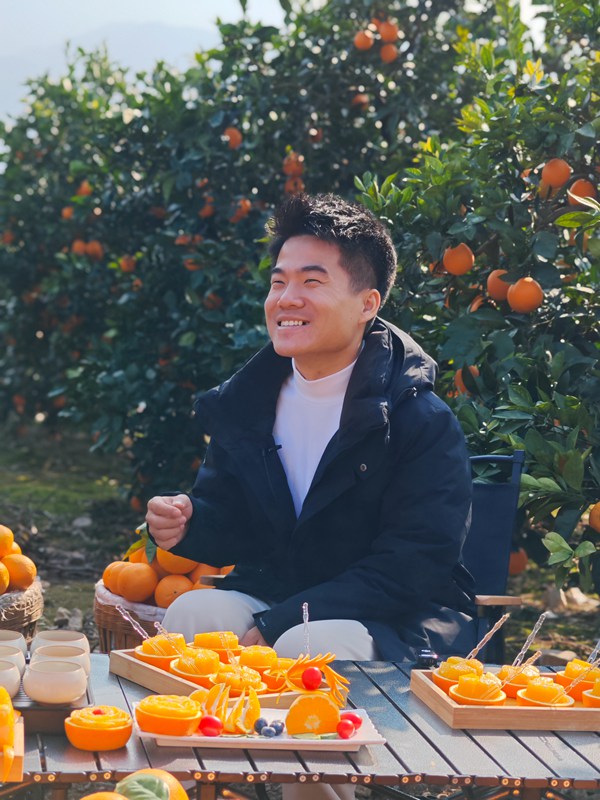 “與輝同行”來渝開播。重慶市商務委員會供圖