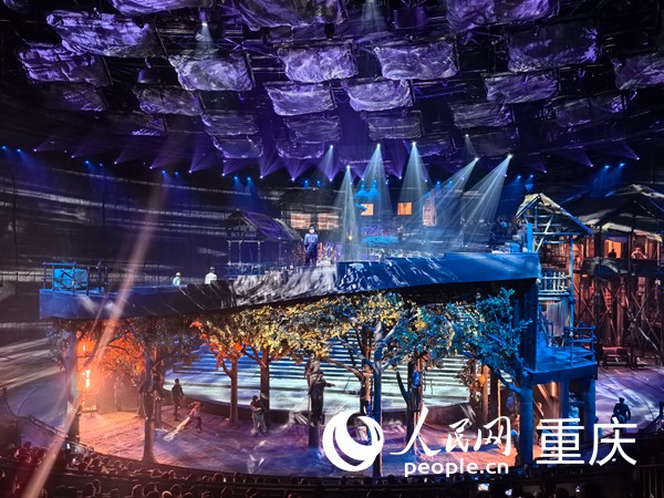 舞臺劇《重慶·1949》。人民網記者 馮文彥攝