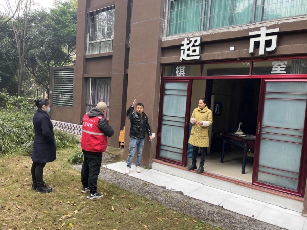 網格員上門解決問題。受訪單位供圖