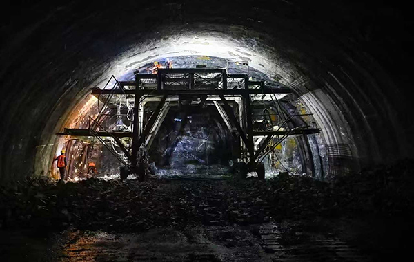 江南隧道左線貫通。重慶市建科院供圖
