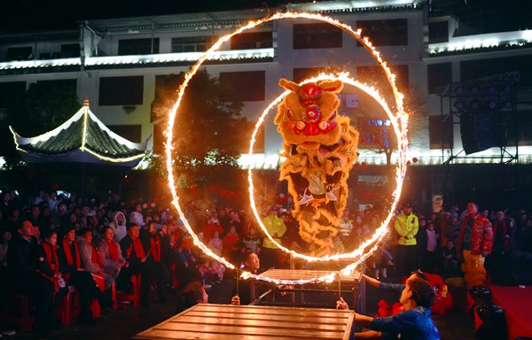 舞獅。黃建樺攝