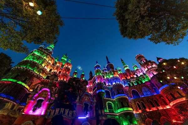 華生園千燈之夜。鐘戈攝