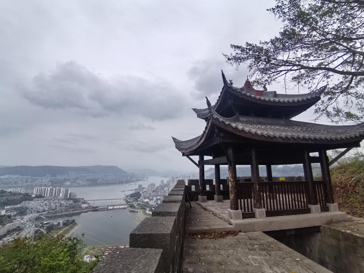 天生城風光。姚於攝