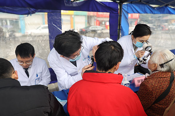 義診現場。重慶西區醫院供圖
