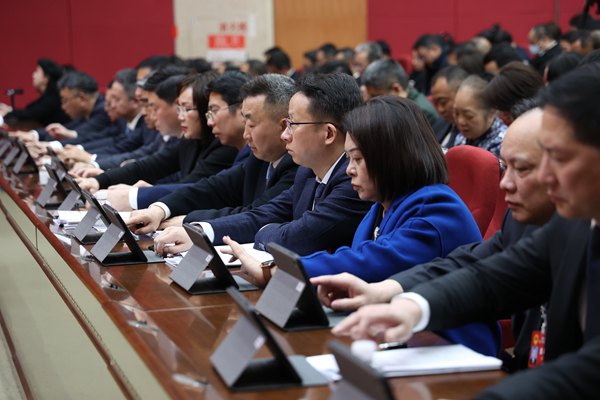 該區人大代表票決區級重點民生實事。沙坪壩區融媒體中心供圖