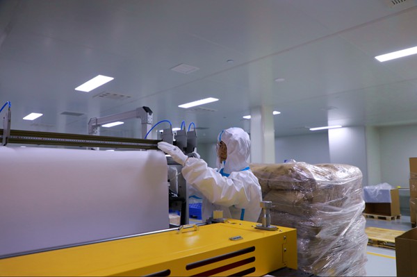 歐偌科技工作人員在車間忙碌。兩江協同創新區供圖